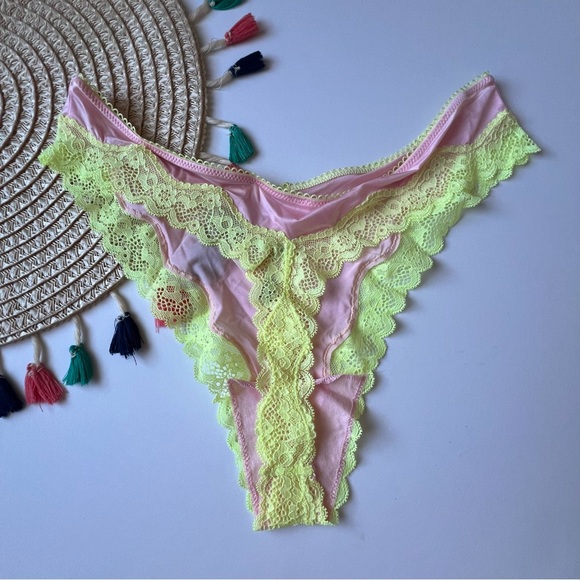 Victoria's Secret Tease High-Leg Scoop Thong Panty Pretty Blossom Large NEW - Picture 7 of 8